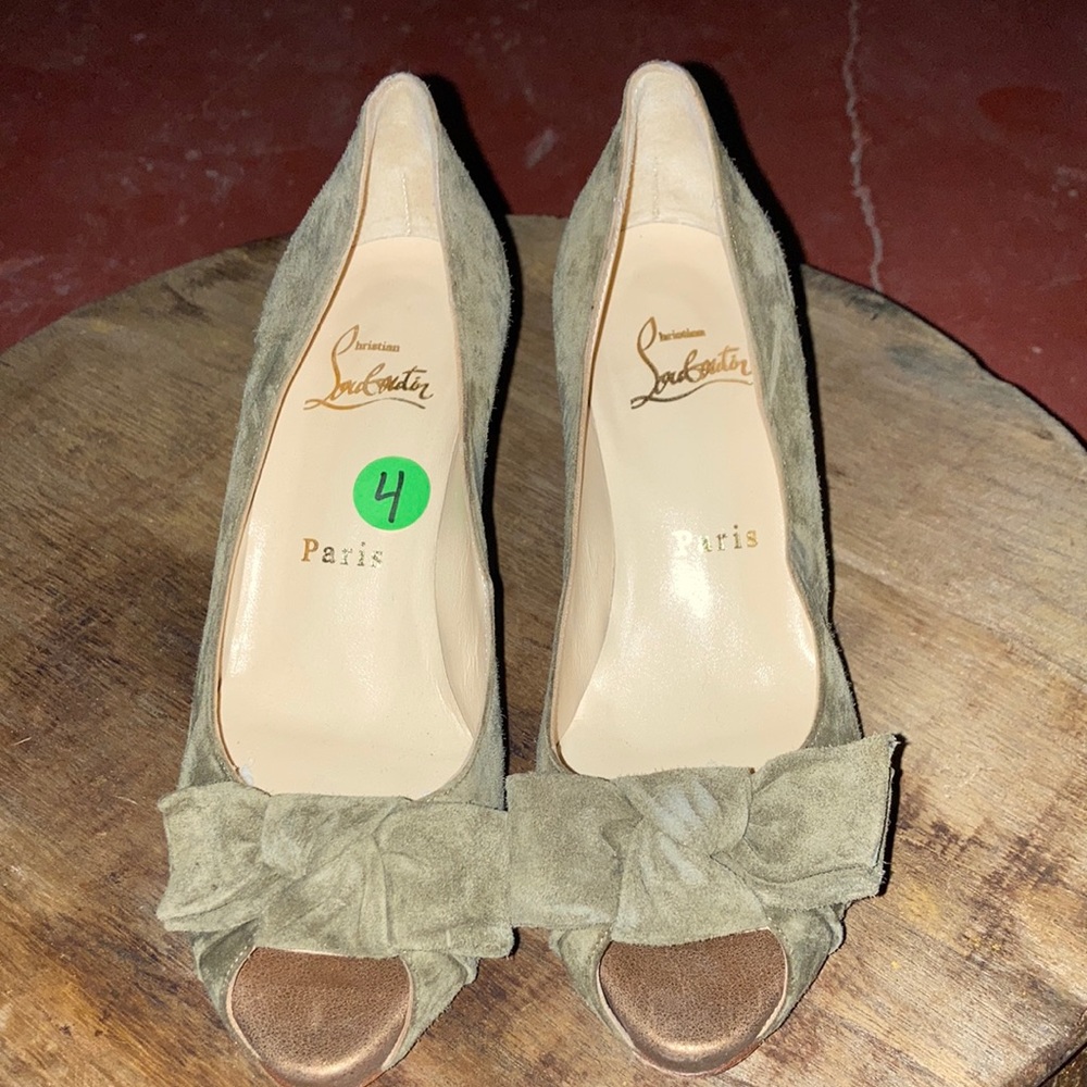 Vintage Christian Louboutin suede pumps